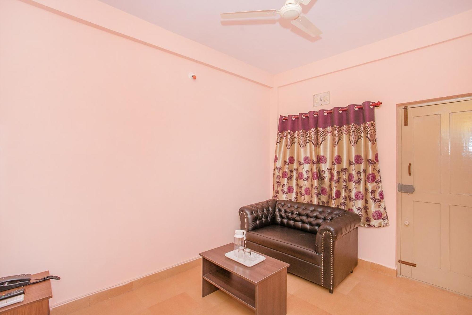 โอโย แฟล็กชิป 11419 สุริยา เรซิเดนซี Hotel Dod Jala ภายนอก รูปภาพ