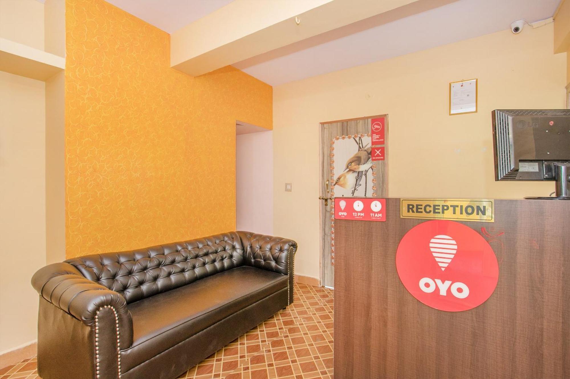 โอโย แฟล็กชิป 11419 สุริยา เรซิเดนซี Hotel Dod Jala ภายนอก รูปภาพ