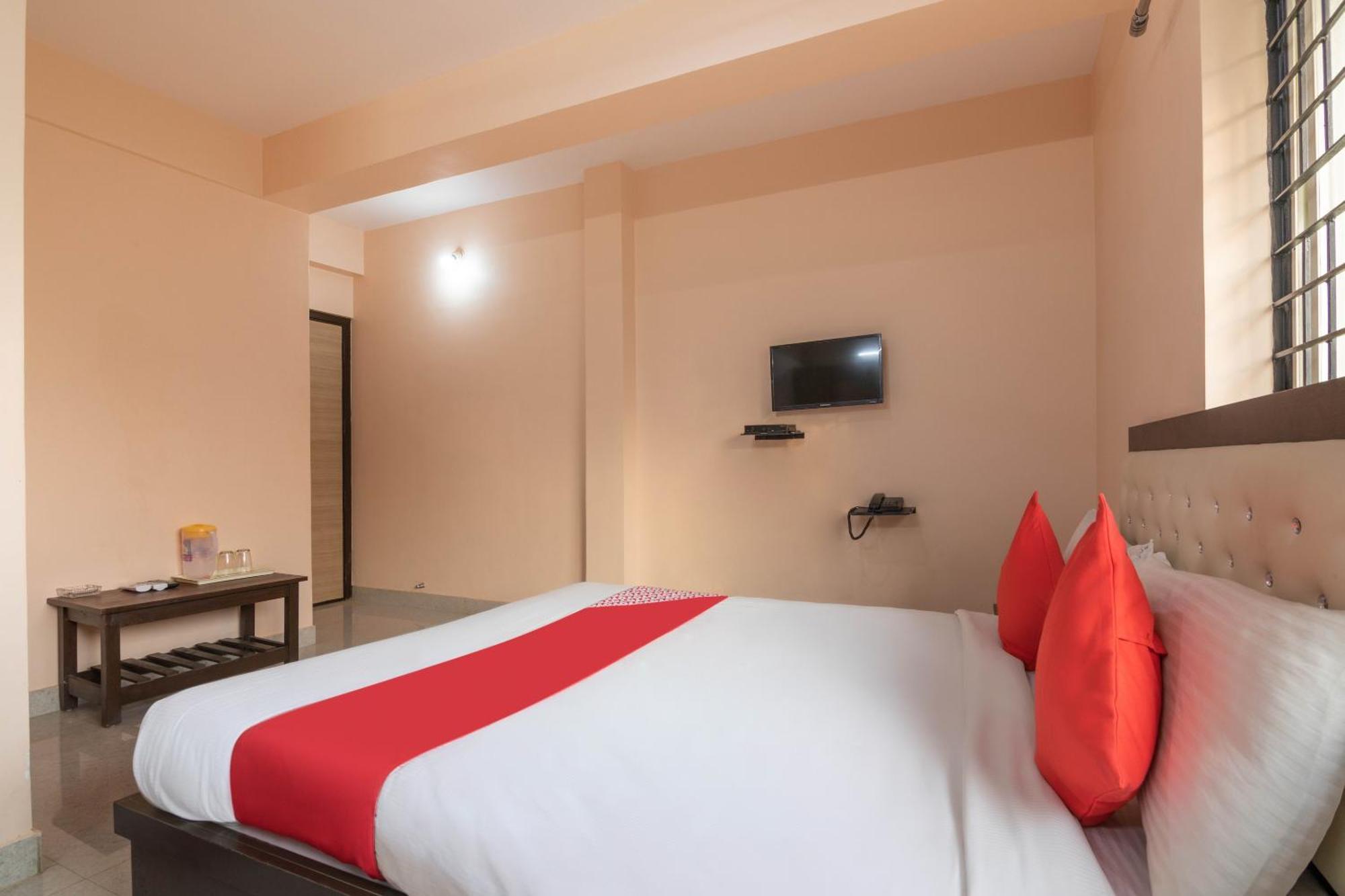 โอโย แฟล็กชิป 11419 สุริยา เรซิเดนซี Hotel Dod Jala ภายนอก รูปภาพ